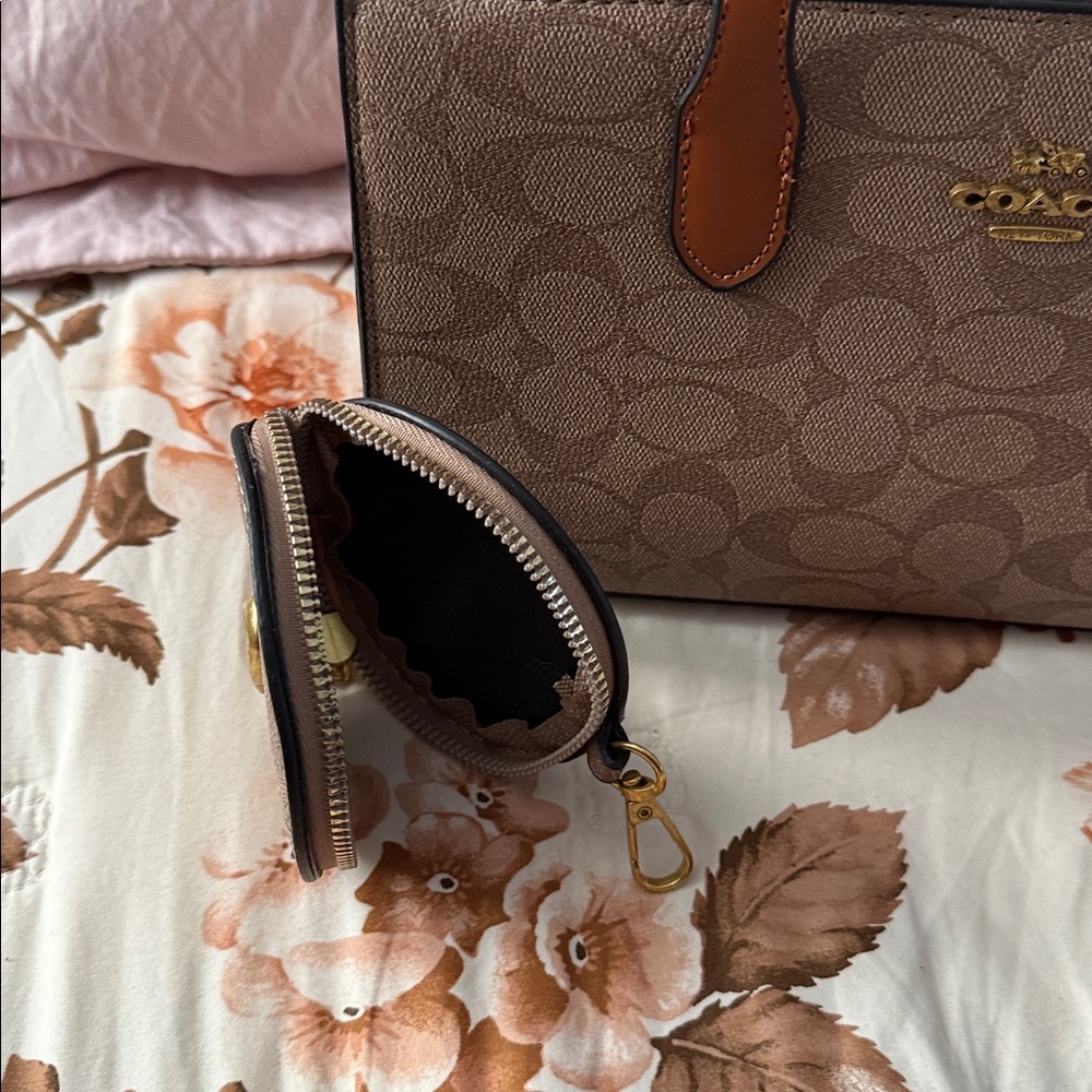 Small Tote Bag - Picture 11 of 11